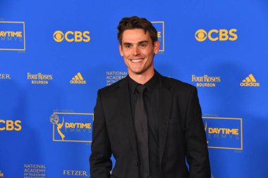 24 Haziran 2022. Mark Grossman 2022 Daytime Emmy Ödülleri 'ne katılıyor. Fotoğraf: Michael Mattes / Michael Mattes.