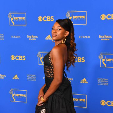 24 Haziran 2022. Sydney Mikayla, 2022 Daytime Emmy Ödülleri 'ne katılıyor. Fotoğraf: Michael Mattes / Michael Mattes.