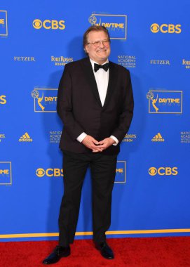 24 Haziran 2022. Drew Carey 2022 Daytime Emmy Ödülleri 'ne katılıyor. Fotoğraf: Michael Mattes / Michael Mattes.