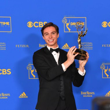 24 Haziran 2022. Nicholas Chavez 2022 Gündüz Emmy Ödülleri 'ne katılıyor. Fotoğraf: Michael Mattes / Michael Mattes.