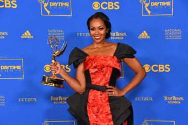 24 Haziran 2022. Mishael Morgan 2022 Gündüz Emmy Ödülleri 'ne katılıyor. Fotoğraf: Michael Mattes / Michael Mattes.