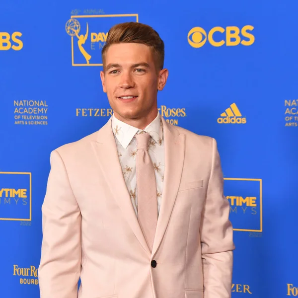 24 Haziran 2022. Lucas Adams 2022 Daytime Emmy Ödülleri 'ne katılıyor. Fotoğraf: Michael Mattes / Michael Mattes.