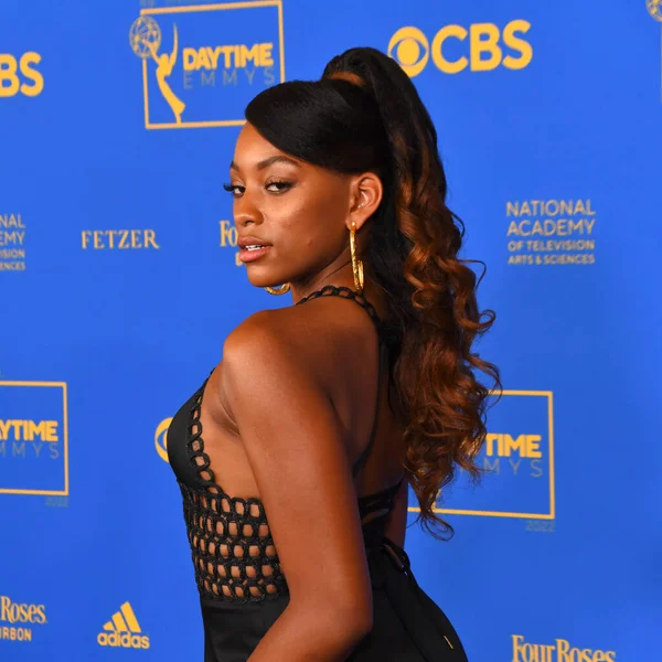 24 Haziran 2022. Sydney Mikayla, 2022 Daytime Emmy Ödülleri 'ne katılıyor. Fotoğraf: Michael Mattes / Michael Mattes.