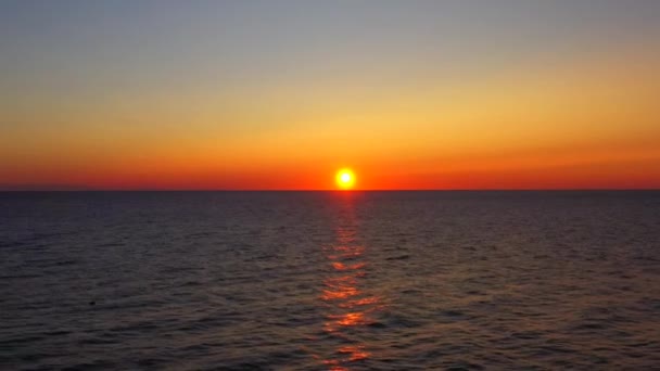 Pôr Sol Colorido Acima Superfície Mar Vista Aérea Mediterrânica Sol — Vídeo de Stock