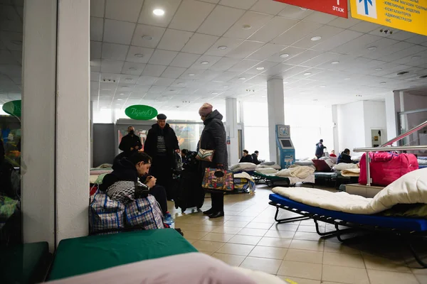 Днепр Украина Апреля 2022 Года Спальни Беженцев Торговом Центре Днепре — стоковое фото