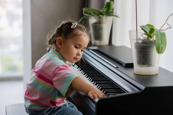 Cute Little Girl Playing Piano Music School Preschool Child Learning — Foto de Stock