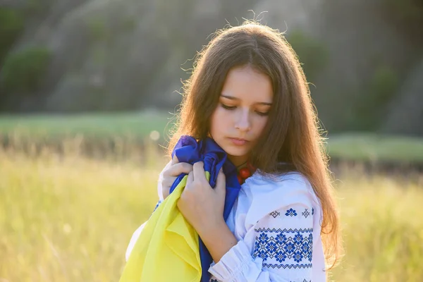 Sad Teenage Girl Holds Ukrainian Flag Her Chest Girl Dressed — Stok fotoğraf