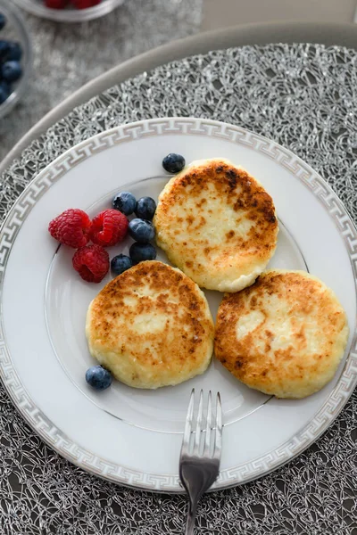 Cottage Cheese Pancakes Breakfast Blueberries Raspberries Sour Cream Top View — Photo
