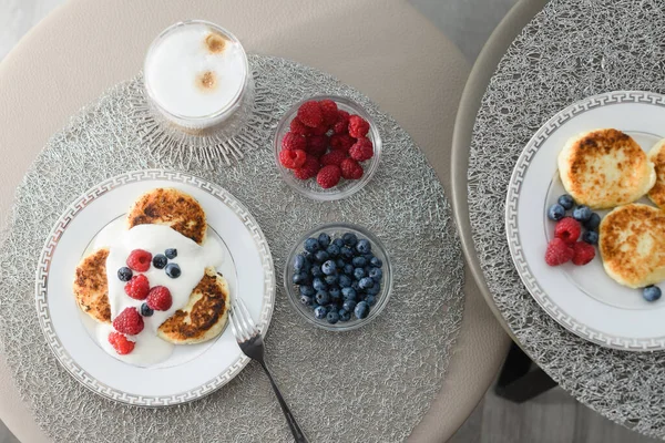Top View Cottage Cheese Pancakes Breakfast Blueberries Raspberries Sour Cream — Photo