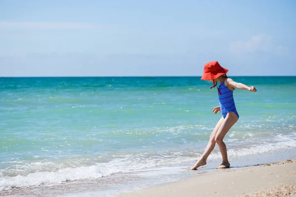 Meisje Kind Spelen Springen Rennen Gaan Zwemmen Vanaf Terug Zee — Stockfoto