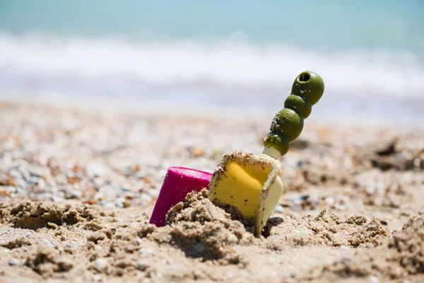 Kleurrijke Plastic Zandbak Primeur Speelgoed Zee Strand Macro Close Familie — Stockfoto
