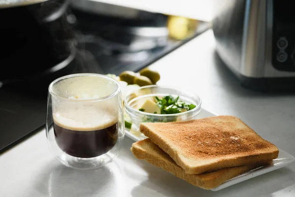 Deux Toasts Avocat Tranché Beurre Fromage Pour Sandwich Santé Gros — Photo