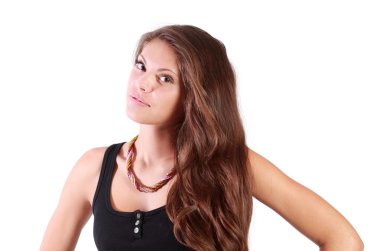 güzel esmer kız beyaz backgr izole kamera bakar