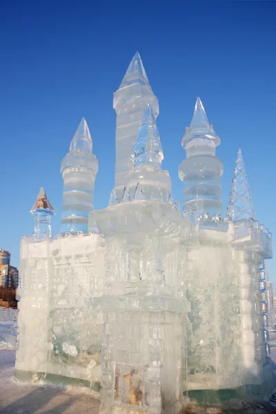 パーマ - 2 月 17 日: 2012 年 2 月 17 日の上の氷町の城 — ストック写真