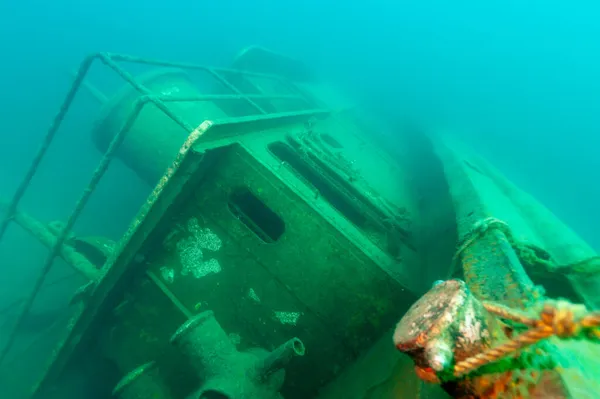 A Great Lakes shipwreck pilot house found in Lake Superior — Stock Photo, Image