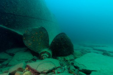 Bir Büyük Göller römorkörü gemi enkazı ve Superior Gölü 'nde büyük bir aksesuar bulundu.