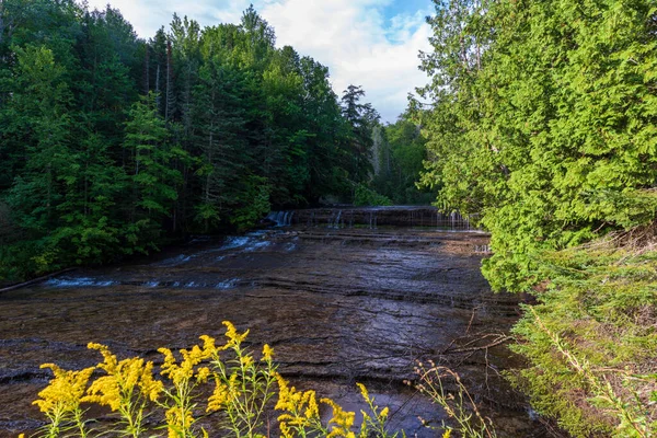 Au Train Falls in the Upper Peninsula of Alger County, Michigan — Stock Photo, Image