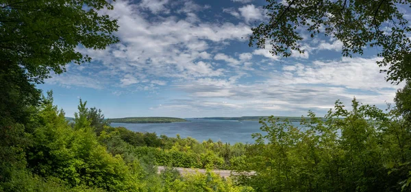 Uitzicht op South Bay en het oostelijke Kanaal in Munising Michigan — Stockfoto