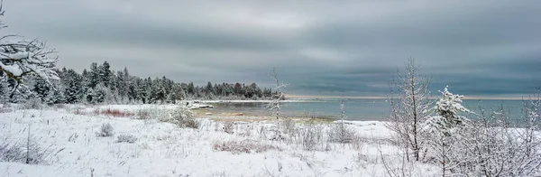 Litorale ghiacciato del lago Michigan visto dalla penisola superiore del Michigan — Foto Stock