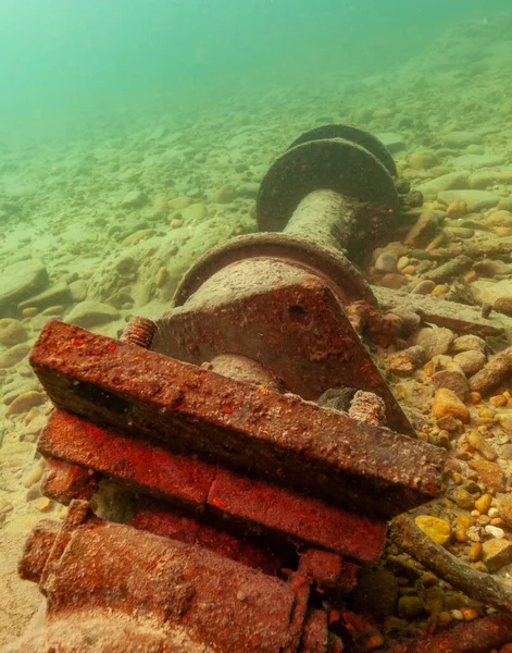 Shipwreck steam pipe remains from old wooden steamer in Lake Superior — Stock Photo, Image