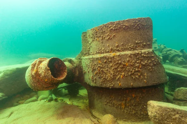 Zbytky vraku starého dřevěného parníku v jezeře Superior — Stock fotografie