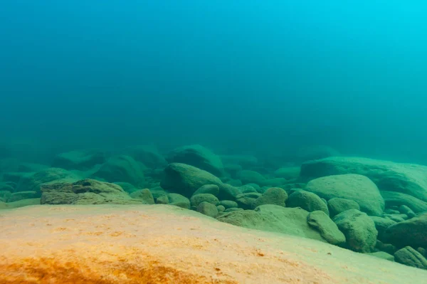 Marina subaquática única com rochas muito grandes no Lago Superior — Fotografia de Stock