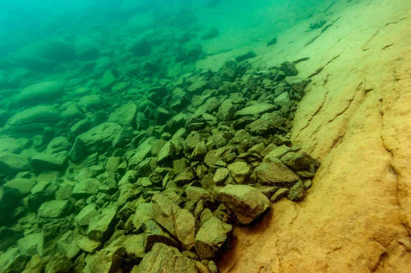 Underwater pile of virgin iron ore lost in shipping accident on Lake Superior — Fotografia de Stock
