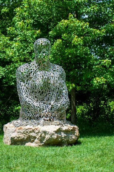 Grand Rapids, MI USA - 30 maja 2016: I you she or he artwork Meijer Gardens Park — Zdjęcie stockowe