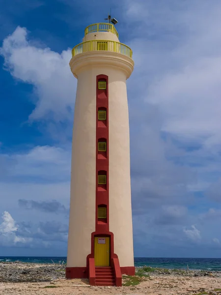 Renovated Willemstoren lighthouse on the Caribbean island of Bonaire — Stock Photo, Image