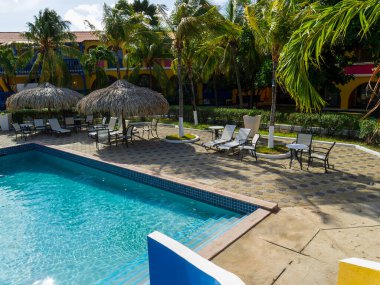 KRALENDIJK BONAIRE - 7 Ekim 2013: Divi Flamingo Resort Alanı