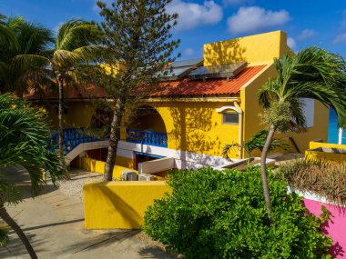 KRALENDIJK BONAIRE - 7 Ekim 2013: Divi Flamingo Resort Alanı