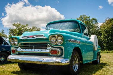 Grand Ledge, MI - 8 Temmuz 2017: 1958 Chevy Apaçi profili