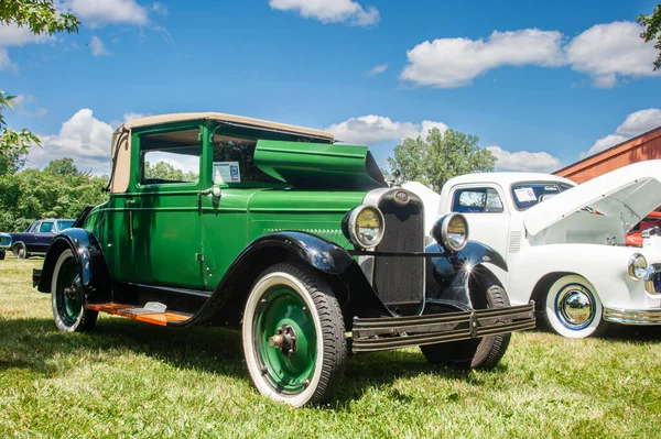 Grand Ledge, MI - 8 Ιουλίου 2017: Πράσινο Antique Chevy Coupe — Φωτογραφία Αρχείου