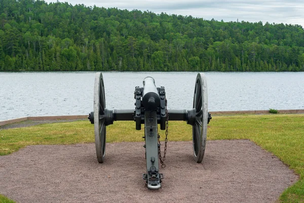Historic Black Powder Cannon Standing Guard Shoreline High Quality Photo — Stock Photo, Image