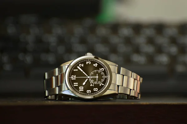 Sieraden Horloge Het Een Polshorloge Dat Duur Duur — Stockfoto