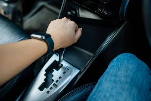 Close Hand Changing Automatic Gear While Driving — Stok Foto