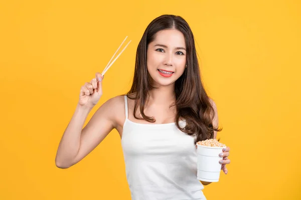 Asian Young Beautiful Woman Eating Hot Spicy Instant Noodle Beauty — Φωτογραφία Αρχείου