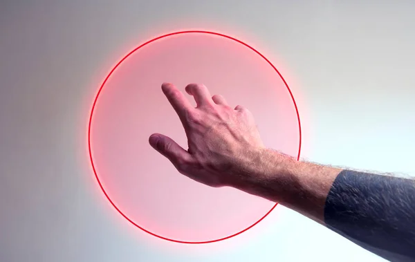 Χέρι Εισέρχεται Ένα Νέον Φως Πύλη Για Νέες Διαστάσεις Έννοια — Φωτογραφία Αρχείου