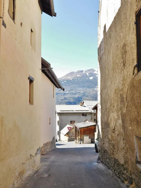 Vauban UNESCO Dünya Mirası 'nın 1326 metre yüksekliğindeki tahkimatlarıyla Fransa' nın en yüksek Brianon kenti, Vauban tarafından 17. bölgede bölgeyi Avusturyalılardan korumak amacıyla inşa edildi.