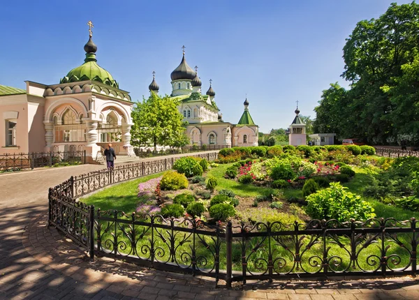 Dans le monastère Pokrovsky — Photo