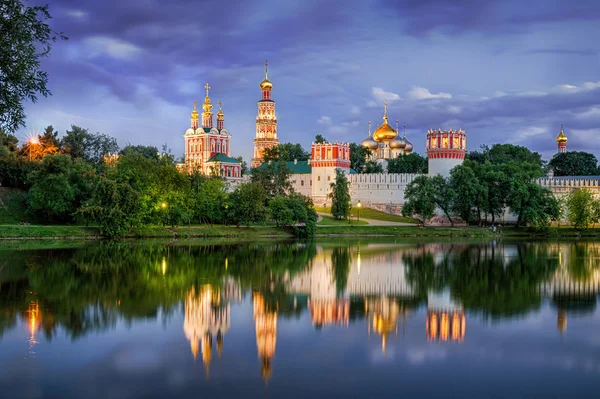 Crepúsculo no Novodevichy — Fotografia de Stock