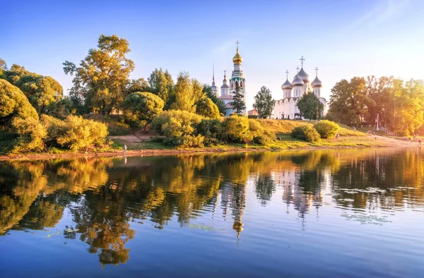 Temples Kremlin Reflet Dans Rivière Vologda Lumière Evenin Été — Photo