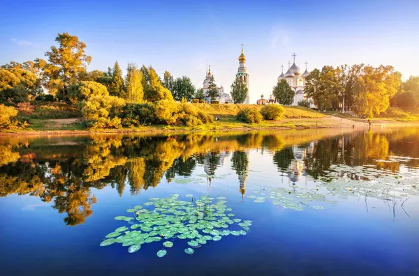 Kremlin Temples Water Lilies River Vologda Light Summer Evenin — Stock Photo, Image