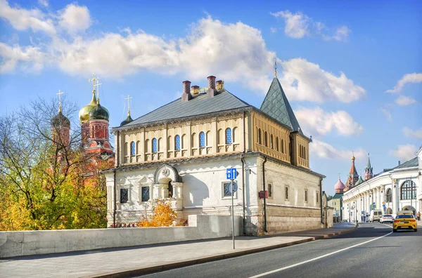 Ναός Της Μονής Znamensky Και Επιμελητήρια Romanov Στην Οδό Varvarke — Φωτογραφία Αρχείου
