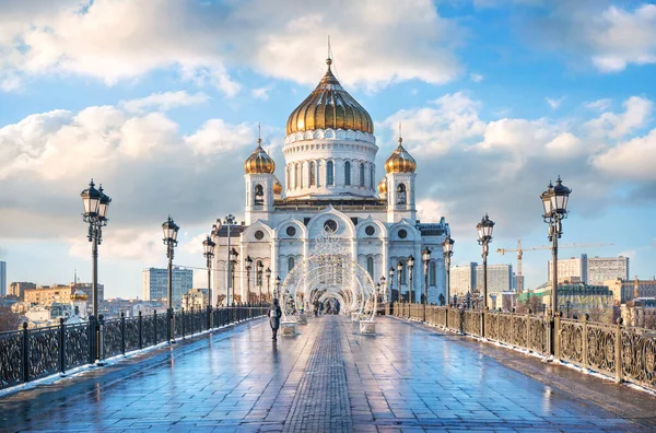 Kathedraal Van Christus Verlosser Lantaarns Patriarchbrug Moskou Een Winterdag — Stockfoto