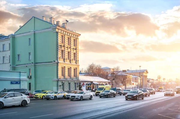 Buildings Cars Mokhovaya Street Moscow Winter Evening Inscription Mokhovaya Street — Fotografia de Stock