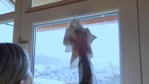 Woman Wipes Windowpane Her House Rag Cleaning House — Stock Video
