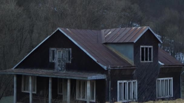 Casa Ruinas Abandonada Que Alguna Vez Vivió Gente Lugar Abandonado — Vídeo de stock