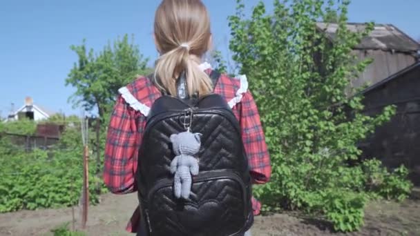 Girl Primary School Student School Bag Her Shoulders Goes School — Stockvideo