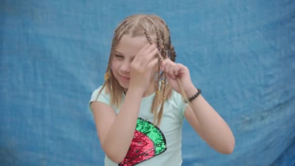 Young Beautiful Girl Adjusts Her Hairstyle Smiles Lot Braids Her — Stockvideo